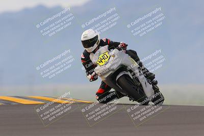 media/Sep-11-2022-SoCal Trackdays (Sun) [[81b7e951af]]/Turn 9 (930am)/